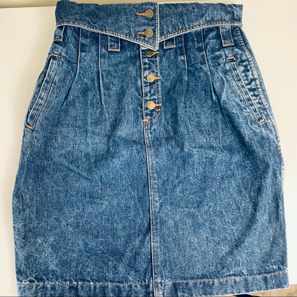 Vintage High Rise Button Up Denim Skirt!